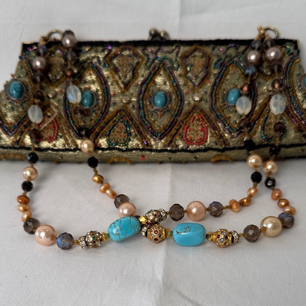 Elegant Caroline Day Beaded Clutch with Gold and Turquoise Accents - Picture 3 of 5